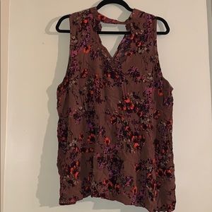 Sleeveless Cheat Cut Blouse